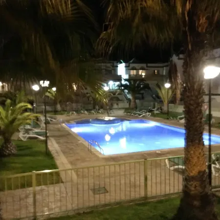 Charming With Mountain View In Castillo 60m² Shared Pool * 칼레타데푸스테