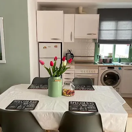 Charming With Mountain View In Castillo 60m² Shared Pool * 칼레타데푸스테