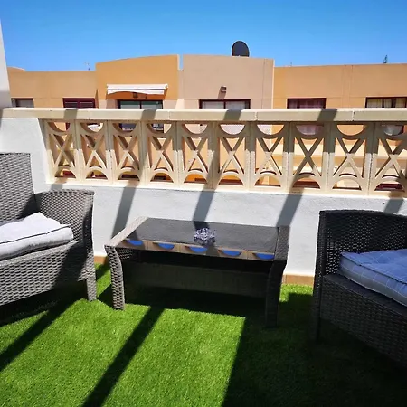 Charming With Mountain View In Castillo 60m² Shared Pool 아파트
