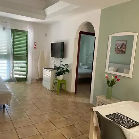 Charming With Mountain View In Castillo 60m² Shared Pool 아파트 칼레타데푸스테