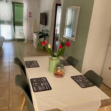 아파트 Charming With Mountain View In Castillo 60m² Shared Pool 칼레타데푸스테