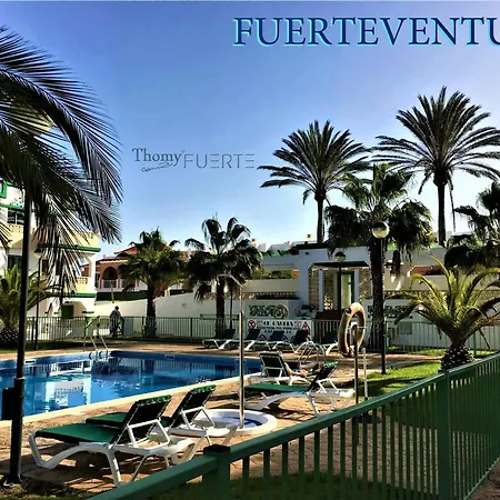 Charming With Mountain View In Castillo 60m² Shared Pool 아파트 칼레타데푸스테