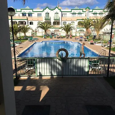 Charming With Mountain View In Castillo 60m² Shared Pool * 칼레타데푸스테